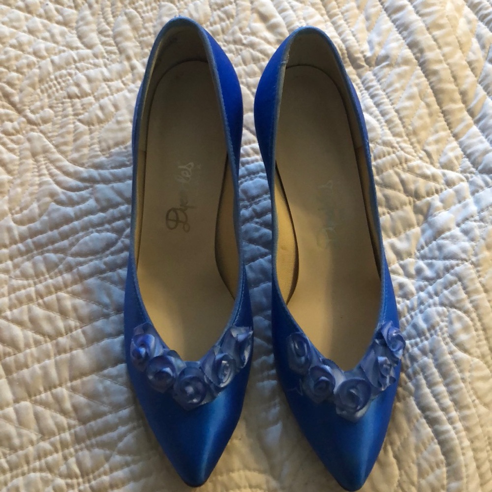 Dyeables 7 1/2 AA  wedding shoe.